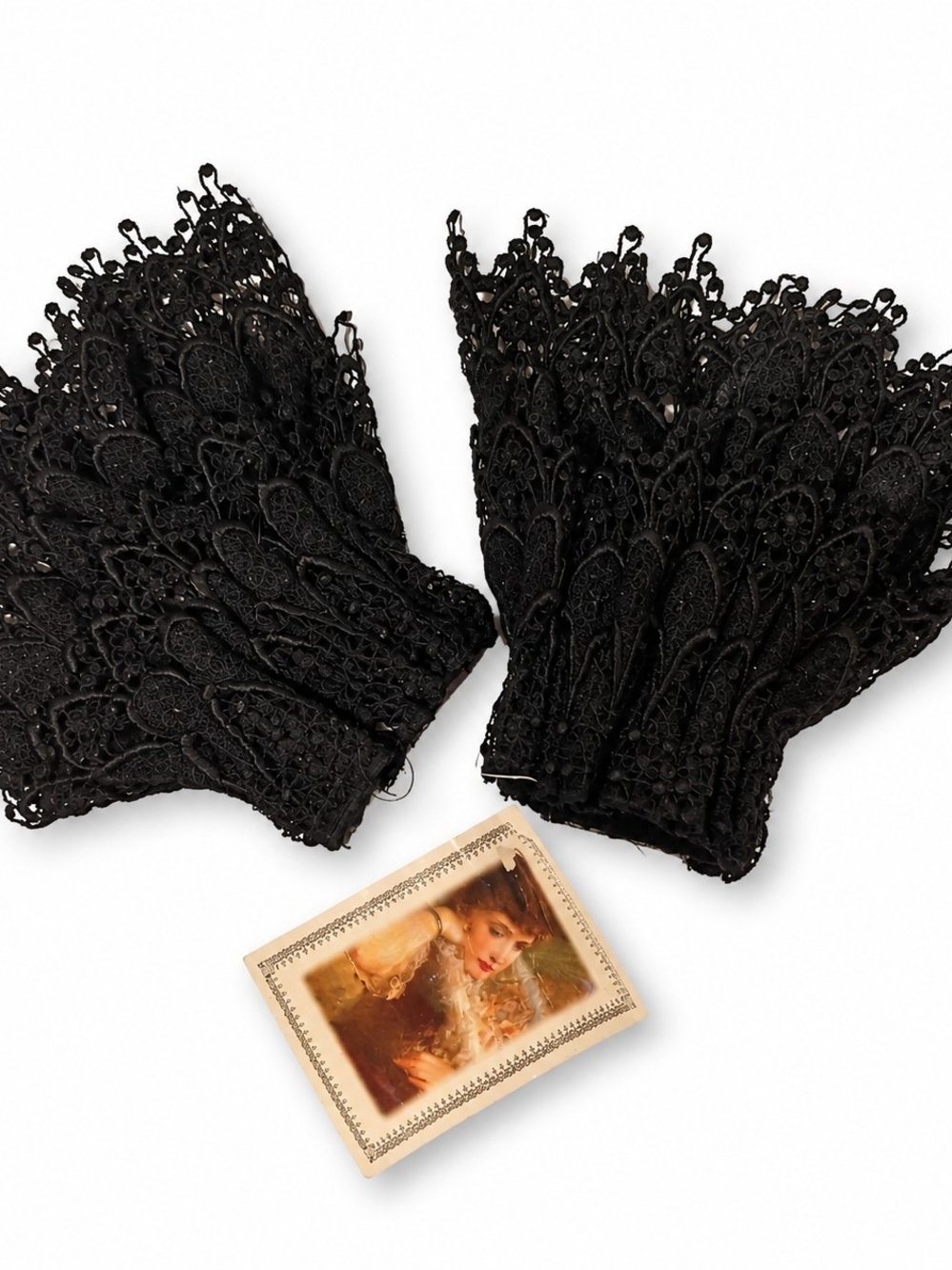 Victorian Crochet Lace Fingerless Gloves - One Size.